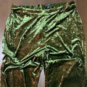 *NEVER WORN W TAGS* Velvet pant